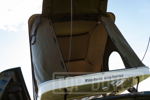 VW Transporter T5 s kempingovým VIVI boxem a střešním stanem typu A