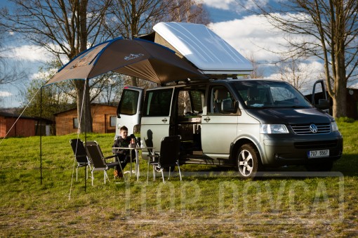 VW Transporter T5 s kempingovým VIVI boxem