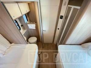 Interiér polointegrovaného vozu Fiat Ducato XGO Dynamic 95P Plus 2022
